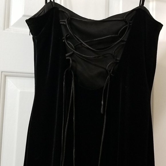 Dress - Picture 5 of 6